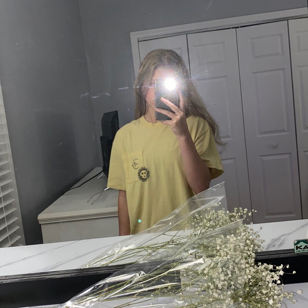 Yellow graphic t (Size M) from PacSun